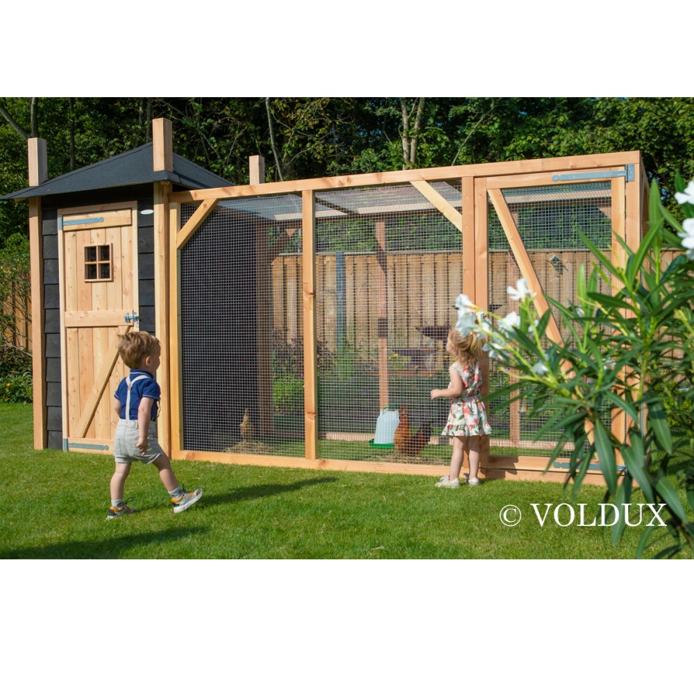 Sfeerfoto: Voldux Kippenhok Hooiberg Mees XL 437x150x235 cm groot kippenhok met ren en hooiberg