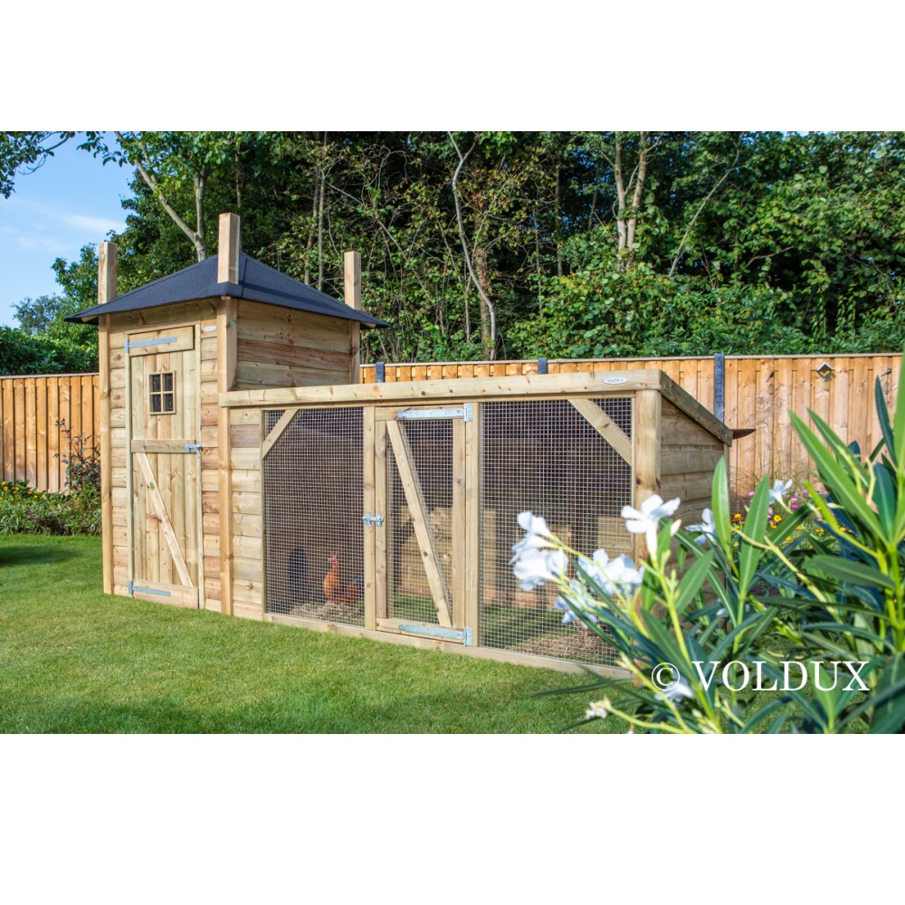 Sfeerfoto: Voldux Kippenhok Lotte 392x150x235 cm groot kippenhok met hooiberg en uitloopren