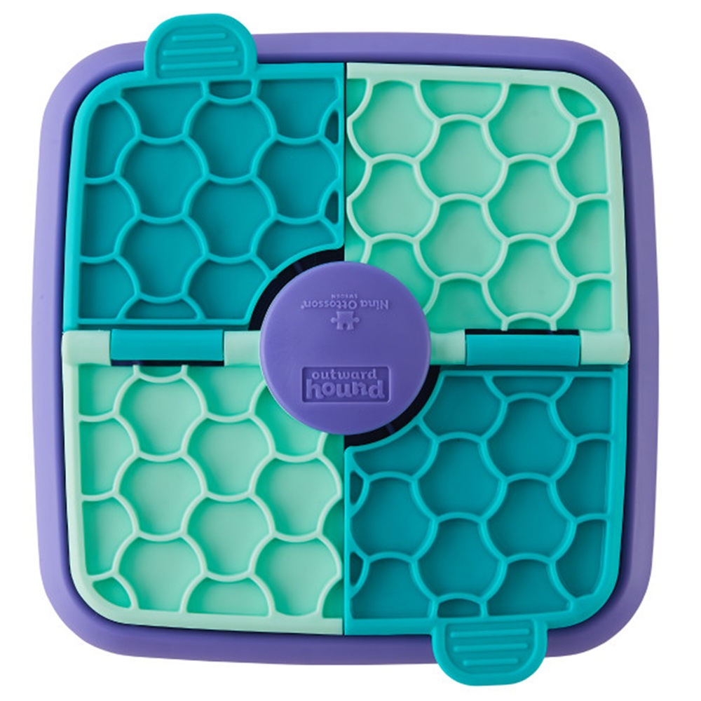 Nina Ottosson Lick N’Flip 19x19x5cm hondenpuzzel met likmat slow feeder en draaibare flapjes voor snacks