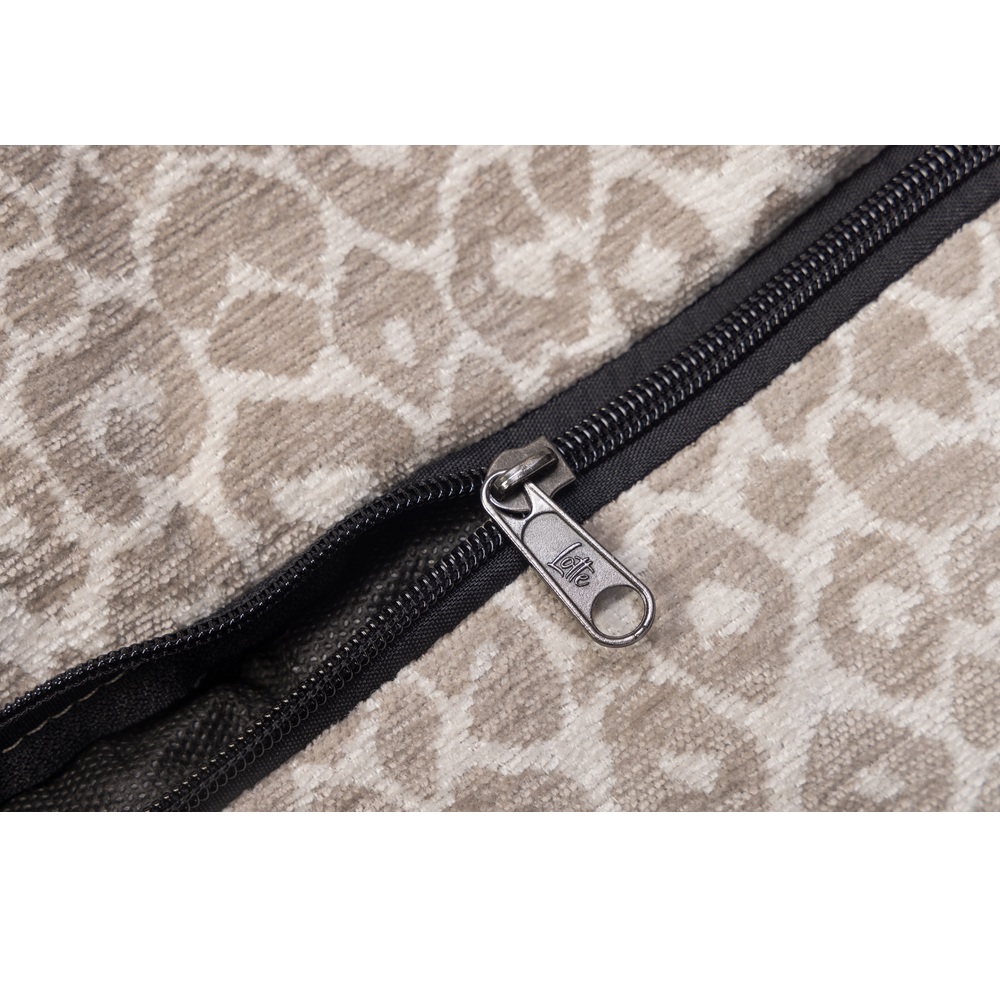 Designed by Lotte Orthopedische hondenmand Essence Wild beige met memory foam vulling, wasbare hoes en anti-slip bodem